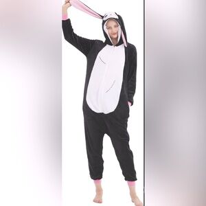 NWOT Creepy Cute Skeleton Bunny Onesie Pajamas w/Side Pockets, Size Small